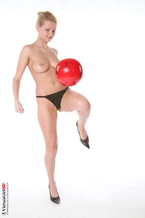 Stripper Picture of Lucianna - With the rise of the E.U. in recent months girls like Lucianna with an organic Euro appeal are in greater demand. She�s a Czech Republic superstar because of her winning smile and her ability to charm you into liking her on an emotional level instead of only a physical one.