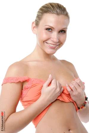 Stripper Picture of Misa - Some of the girls we film for VirtuaGirlHD are professional dancers who hope to be modeling for many more years to come. Others like Misa are amateur starlets who will only be available for a short time while she earns money to pay for her university classes. We consider Misa a special treat a girl that is almost as smart as she is beautiful!