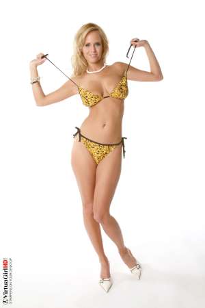 Stripper Picture of Zuzana - Wild Zuzana is quite a contradiction. She�s the kind of hot sweetheart who can keep you warm on a cold winter day but she�s also the kind of cool and refreshing lady who will keep your body and mind awake even on the warmest summer nights. It all depends on the mood she is in!