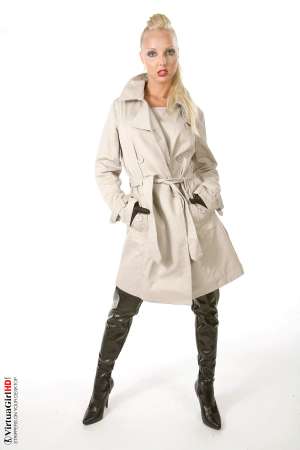 Stripper Picture of Vicky S - Just take a look at Vicky S. Even a quick glance at her gorgeous golden hair her ripe melon sized tits and the way she always seems to be having the best time of her life. It's enough to make you one of her fans and that's why she is quickly becoming such a popular performer with so many loyal followers!