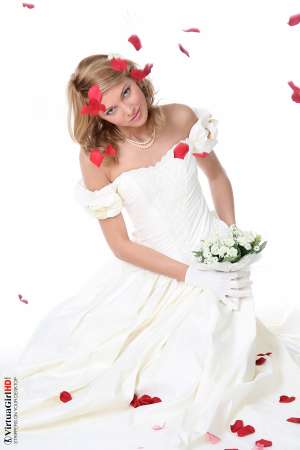 Stripper Picture of Jewel - One of our most popular performers is the stunning blonde known to men all over the world as Jewel. She stands almost a full six feet tall has the most amazingly long legs and you can tell within the first few moments of each show that she has also studied classical dance with some of the finest instructors in the Czech Republic.