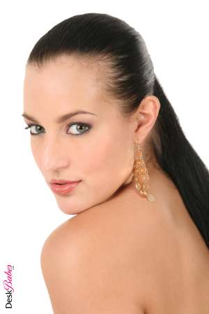 Stripper Picture of Carmen Croft - You are not dreaming Carmen Croftjust made a solo show especially for you! Her strong hips and powerful muscles make her a fan favorite among fitness enthusiasts and bodybuilders around the world but the way she smiles right before she has an orgasm is what brings in so many casual admirers as well. Get between her thighs and say hello!