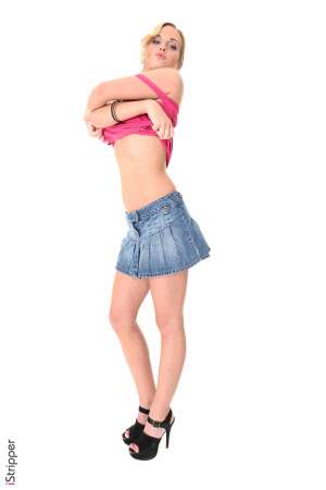 Stripper Picture of Vinna Reed - Vinna Reed is yet another blonde beauty to join our team from the Czech Republic. Vinna describes herself as shy and reserved which is hard to believe when you see her take the stage! But she explains that when she dances she lets go of all her inhibitions and gets super into the moment. She absolutely loves the person she becomes on stage and it is a great turn on to her. When she is not dancing Horni enjoys studying the classics. She was an English Literature major at University and she hopes to teach on the college level some day. Horni is the complete package. She is smart sexy and ready to dance for you!