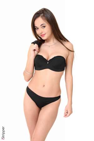 Stripper Picture of Li Moon - Caution! This girl is dangerous! Li Moon is a young beauty of 22 years old. Her asian origins gives to her beauty some magics and her personnality increases again the sensualism she gives off. She has a very tiny body with the smallest feet we ever seen! Her enthusiasm and freshness are a real breath of fresh air! No hesitation get her shows you won't regret it!