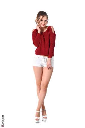 Stripper Picture of Ava - Ava is a fan of oriental dance! She spends hours in front of her mirror dancing and ondulating for the biggest pleasure of her favorite spectator : her beloved cat Tibo! She lives in Kiev but travels all year long! One thing never changes where ever she stays : she does 10km jogging every single day!