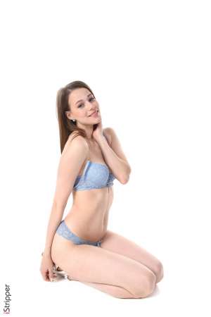 Stripper Picture of Little Candy - Here is a young redhead with a strong character! Little Candy comes from Russia where she is studying law. She began modeling in Moscow to finance her studies and became involved in the game and the pleasure of seduction .... Since then she travels all over the world - and she loves it to shoot in prestigious places. She likes to take pictures and meet new people.