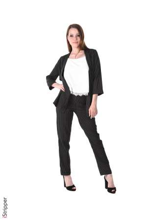 Stripper Picture of Little Candy - Here is a young redhead with a strong character! Little Candy comes from Russia where she is studying law. She began modeling in Moscow to finance her studies and became involved in the game and the pleasure of seduction .... Since then she travels all over the world - and she loves it to shoot in prestigious places. She likes to take pictures and meet new people.