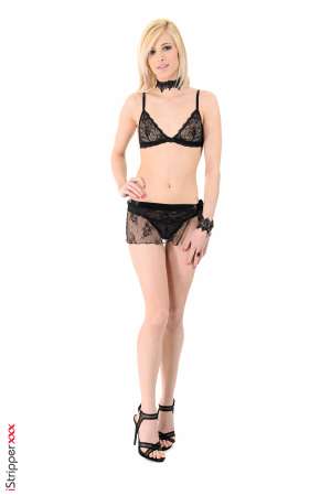 Stripper Picture of Ria Sunn - Ria Sunn is 22 she comes from Prague. This sexy young blond beauty started her career in 2015. Since then she has added a tatoo on her left shoulder and a piercing on the tongue. She studies psychology and is particularly interested in kids. She spends a lot of time on her pc & in front of her tv and love visiting photo expositions.