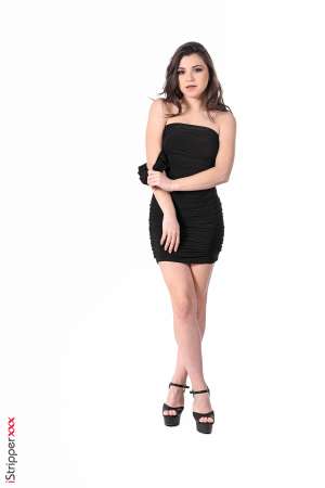 Stripper Picture of Hayli Sanders - Hayli Sanders comes from Ukraine where she's born in 1995. She started her career in 2017 and has cumulated a serious experience of the adult scenes! Before this she was a semi-professional athlete specialized in 100 & 200m! Hayli told us that the thing she prefers over all in life is... do nothing :) Yes Hayli is lazy! Inactivity is her leitmotiv and her favorite place is her bed just in front of the tv with her cat purring just near her...