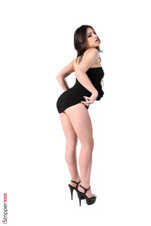 Stripper Picture of Hayli Sanders - Hayli Sanders comes from Ukraine where she's born in 1995. She started her career in 2017 and has cumulated a serious experience of the adult scenes! Before this she was a semi-professional athlete specialized in 100 & 200m! Hayli told us that the thing she prefers over all in life is... do nothing :) Yes Hayli is lazy! Inactivity is her leitmotiv and her favorite place is her bed just in front of the tv with her cat purring just near her...