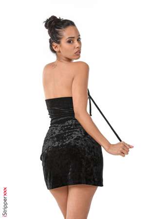 Stripper Picture of Andreina Deluxe - Andreina is a pure latina she's from Columbia and came to our studios with her sexy 26 years including 6 without having a hair cut! Her sublime slim tan body and irresitible smile are an absolut must! Andreina is not only an adult model she's also a confirmed violonist! She loves traveling cooking doing some shopping and.. sleeping! When we asked her to describe herself she said she's always honest generous and helpful... Andreina is too perfect to be real