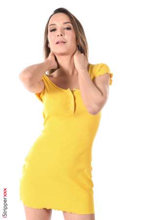 Stripper Picture of Francys Belle - Francys is from Rio de Janeiro! And she's veeery hot! She's 36 which is totally unthinkable except when considering the multiple experiences she had over the time and that makes her say today that she prefers sex in groups! Apart from her career Francys loves reading books and cooking very long & complicated meals that she like sharing with her whole group of (sex) friends!