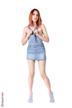 Stripper Picture of Elin Flame - Elin Flame comes from St Petersburg where she's born in 1996. Elin considers herself as an artist. I'm an artist and adore drawing, love travelling, meeting new people and study languages & culture. I do like photography and dream to make one own project when I'll find models and perfect surroundings (not porn lol). No doubt this beauy will quickly leave the adult scene to go in for her other projects which makes her presence on iStripper even more cheerful!