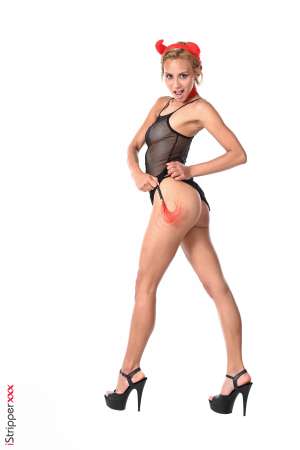 Stripper Picture of Veronica Leal - Caliente!!!! Veronica Leal is from Colombia. She's born in Sardinata in 1993. She describes herself as a Human Lover... She's full of energy always smiling she enjoys every little pleasure in life and has no limit discovering new things tasting new food or new sexual practices... Veronica shines so much that you will have no choice but feeling positive and happy when she'll dance on your taskbar!