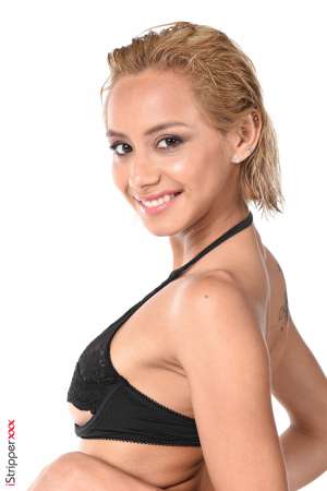 Stripper Picture of Veronica Leal - Caliente!!!! Veronica Leal is from Colombia. She's born in Sardinata in 1993. She describes herself as a Human Lover... She's full of energy always smiling she enjoys every little pleasure in life and has no limit discovering new things tasting new food or new sexual practices... Veronica shines so much that you will have no choice but feeling positive and happy when she'll dance on your taskbar!