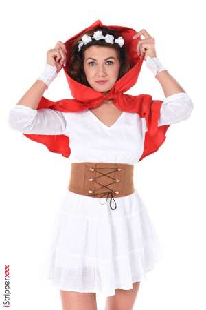 Stripper Picture of Gia Ren - Gia Ren is a hot Spanish beauty from Barcelona where she performs as a Cam girl most of her time. Gia loves fantasy it's a daredevil who is not afraid of anything! The only thing she hates in life is Winter! She spends her time running away from cold weather :-P You can trust her to warm your heart!