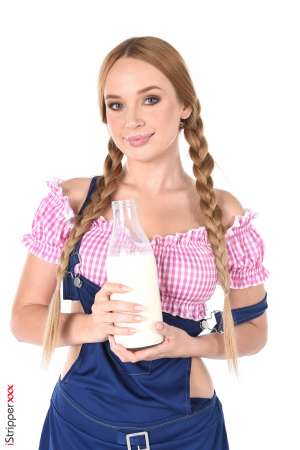 Stripper Picture of Kaisa Nord - Kaisa Nord comes from Russia where she's born 24 years ago. Kaisa Nord is a globe-trotter! She loves to travel and has lived in Asia for several years. She does a lot of hiking in nature and moves as much as possible on a motorbike which gives her an impression of extreme freedom. Yes she is a free electron and that's also how she leads her career as an adult model carefully selecting the productions with which she chooses to work.